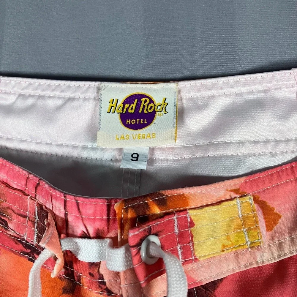 Hard Rock Hotel Las Vegas Mens Size 9 Small Floral Swim Board Shorts Pink